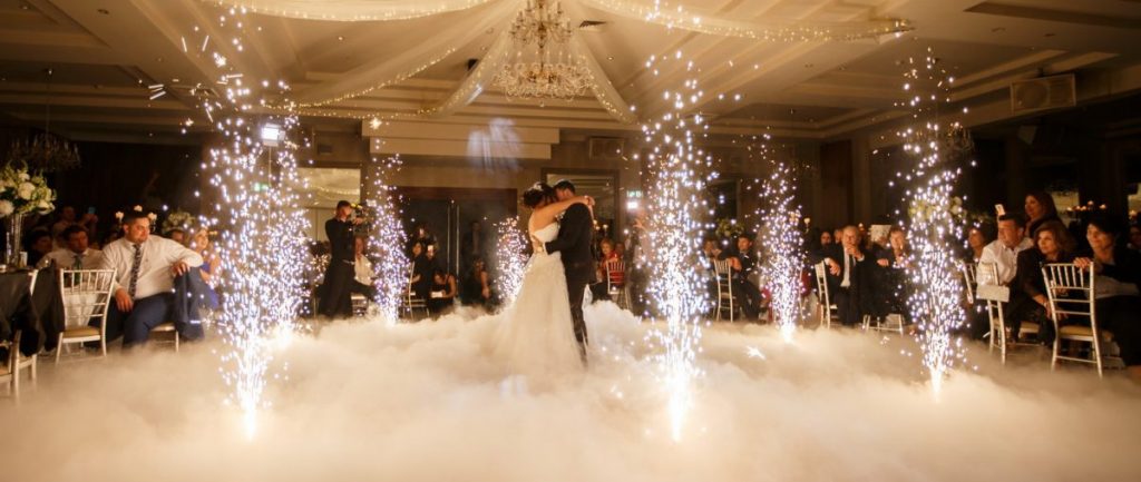 Read more about the article Toronto Wedding DJ & Photo Booth